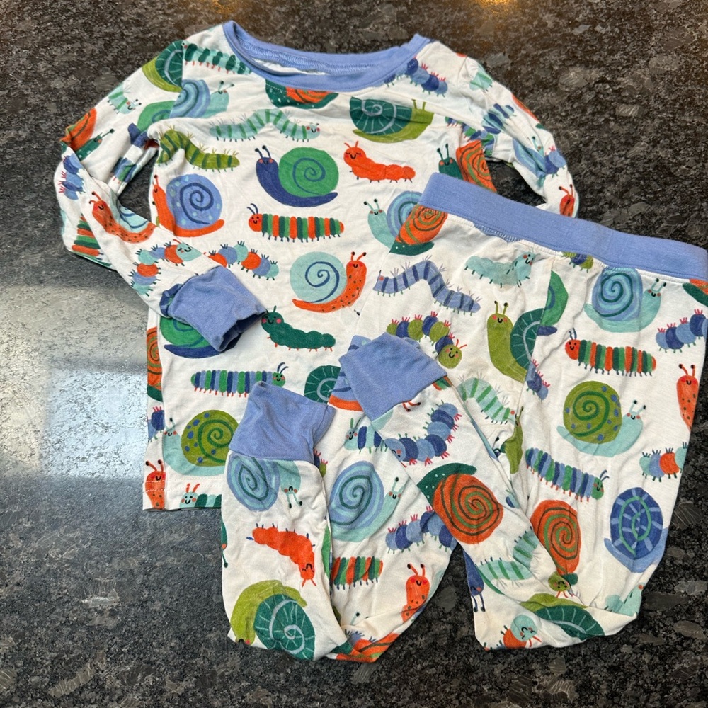 Little Sleepies Inchin’ Along 2 Piece Pajama Set 18-24m